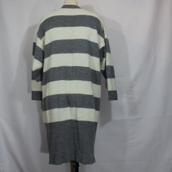 VTG Lucia Grey White Stripes  Cardigan button down  Wool Blended Size Large (12) - Picture 11 of 11